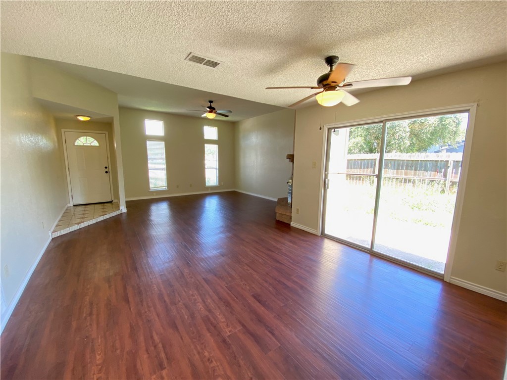 5345 Woodgate Dr Property Photo 7