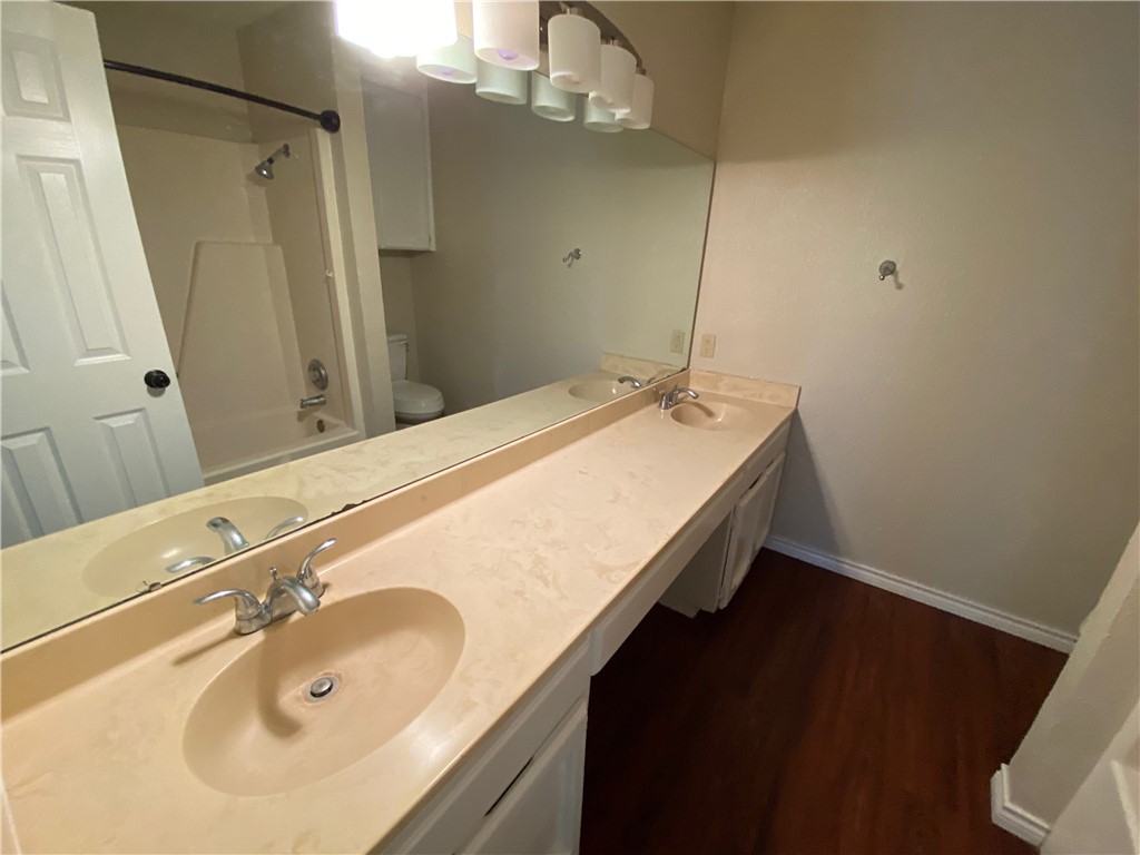 5345 Woodgate Dr Property Photo 17
