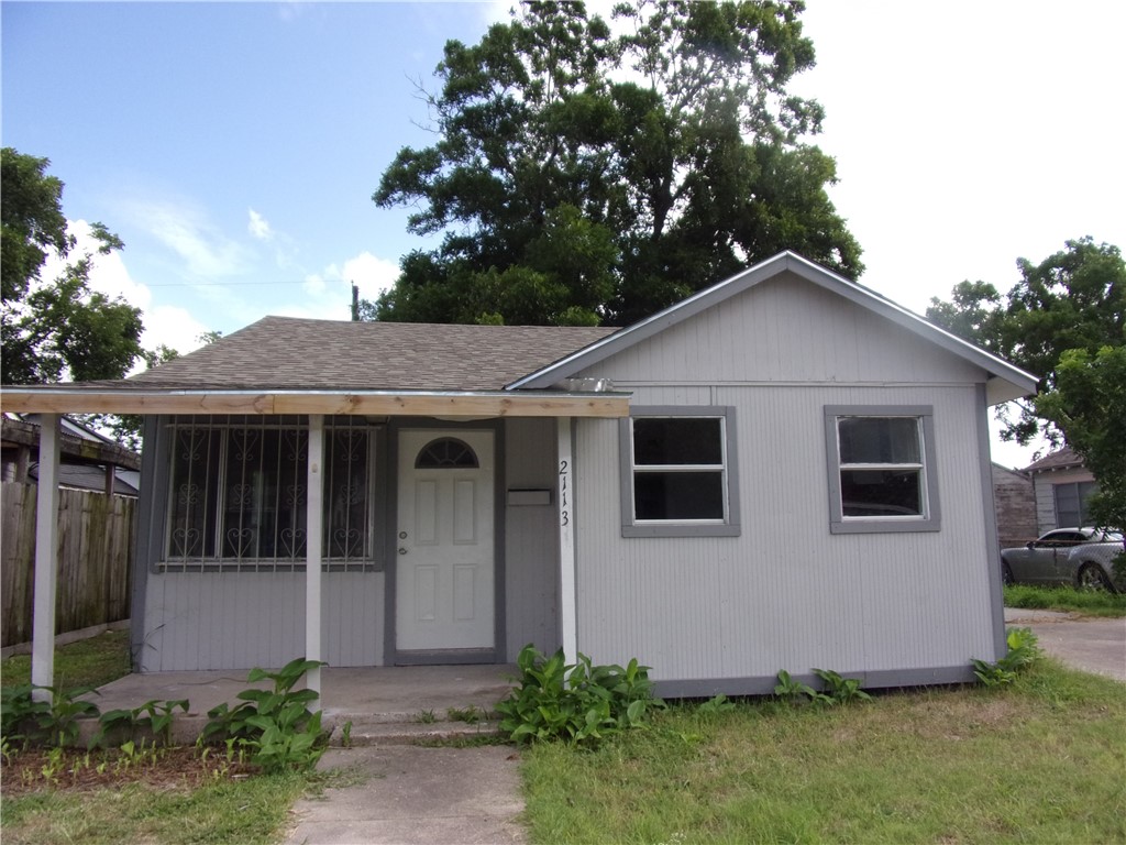 2113 Yale St Property Photo 1