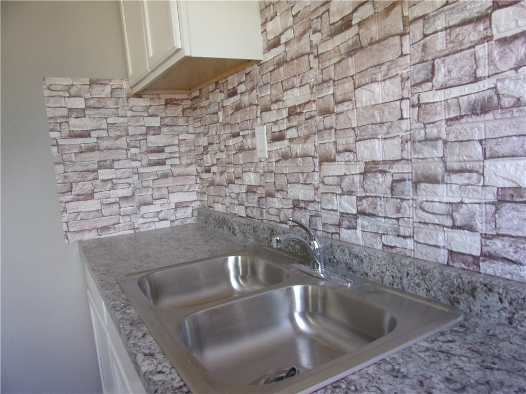 2113 Yale St Property Photo 7