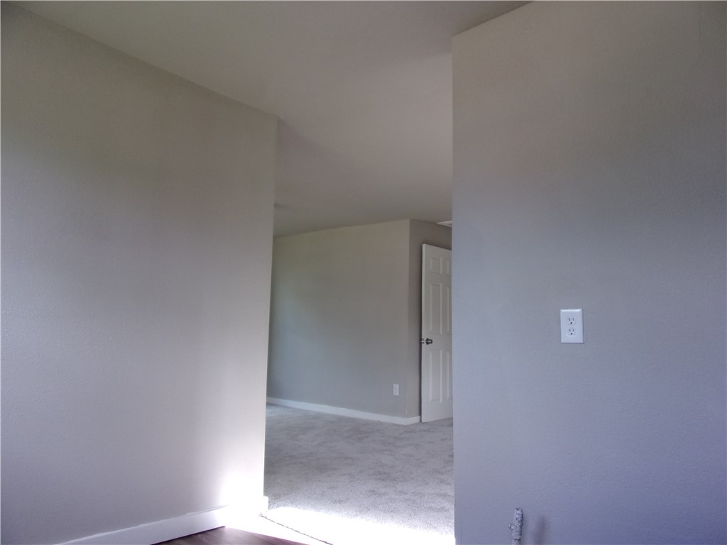 2113 Yale St Property Photo 8