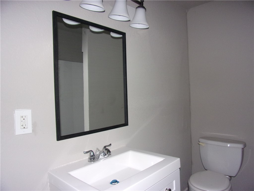2113 Yale St Property Photo 13