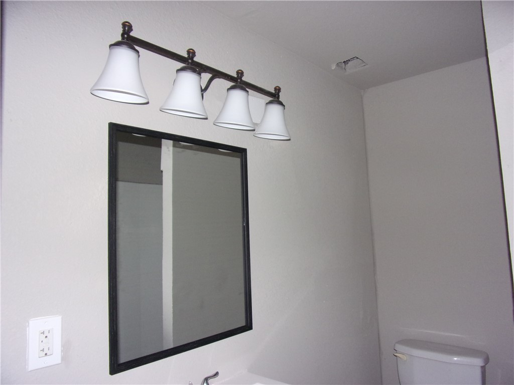 2113 Yale St Property Photo 15