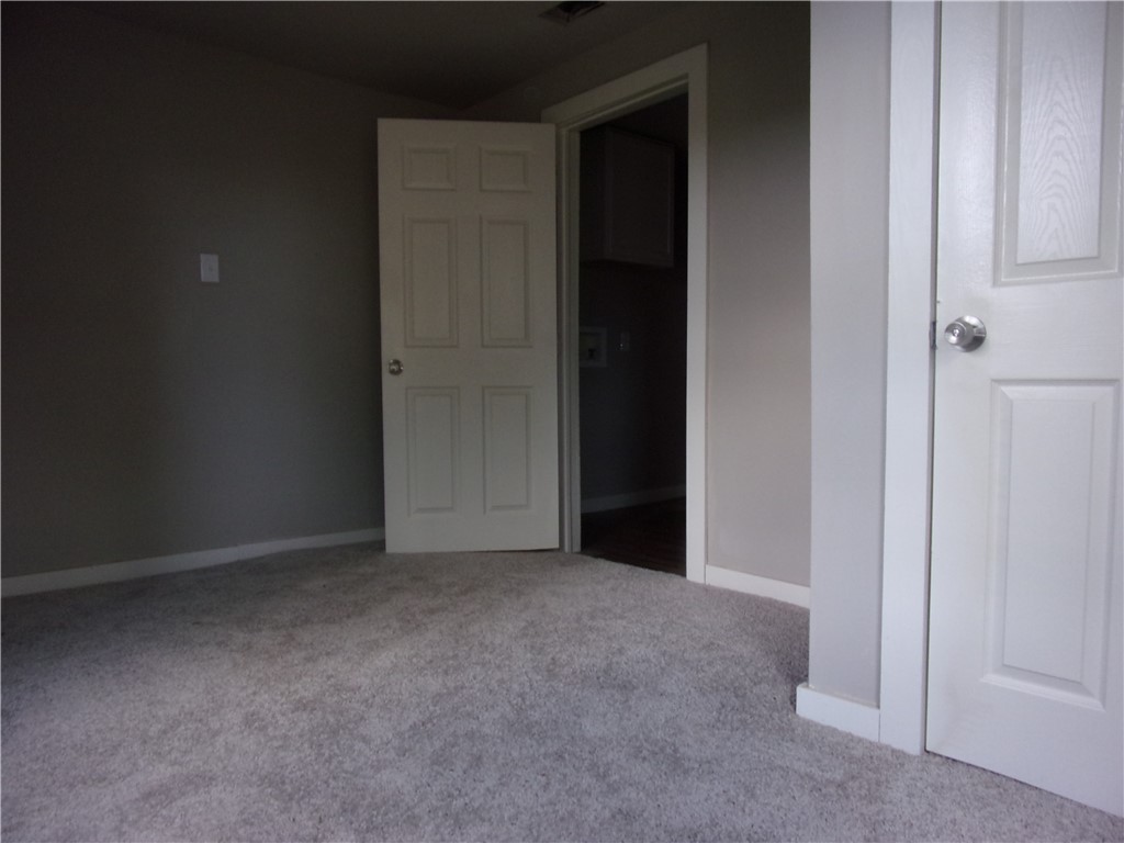 2113 Yale St Property Photo 17