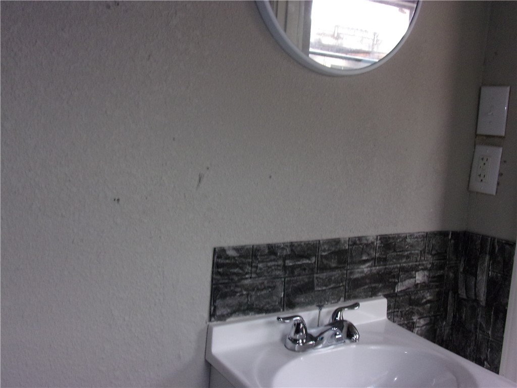 2113 Yale St Property Photo 21