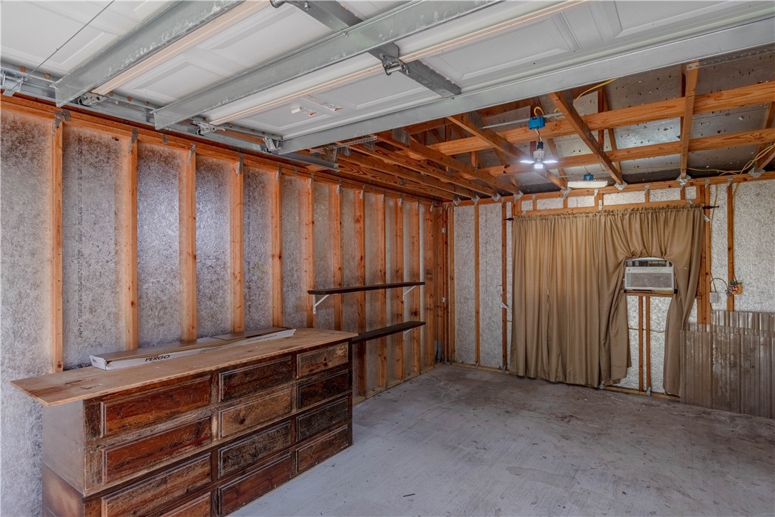 1128 N Hood St Property Photo 22