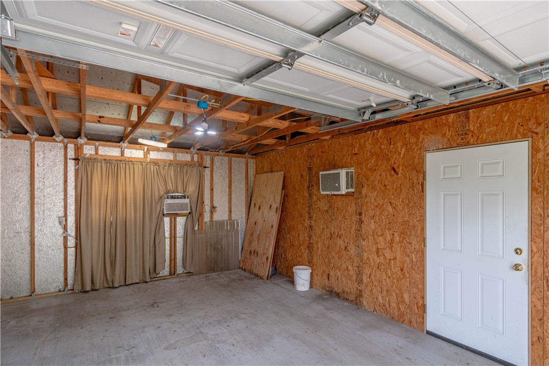 1128 N Hood St Property Photo 23