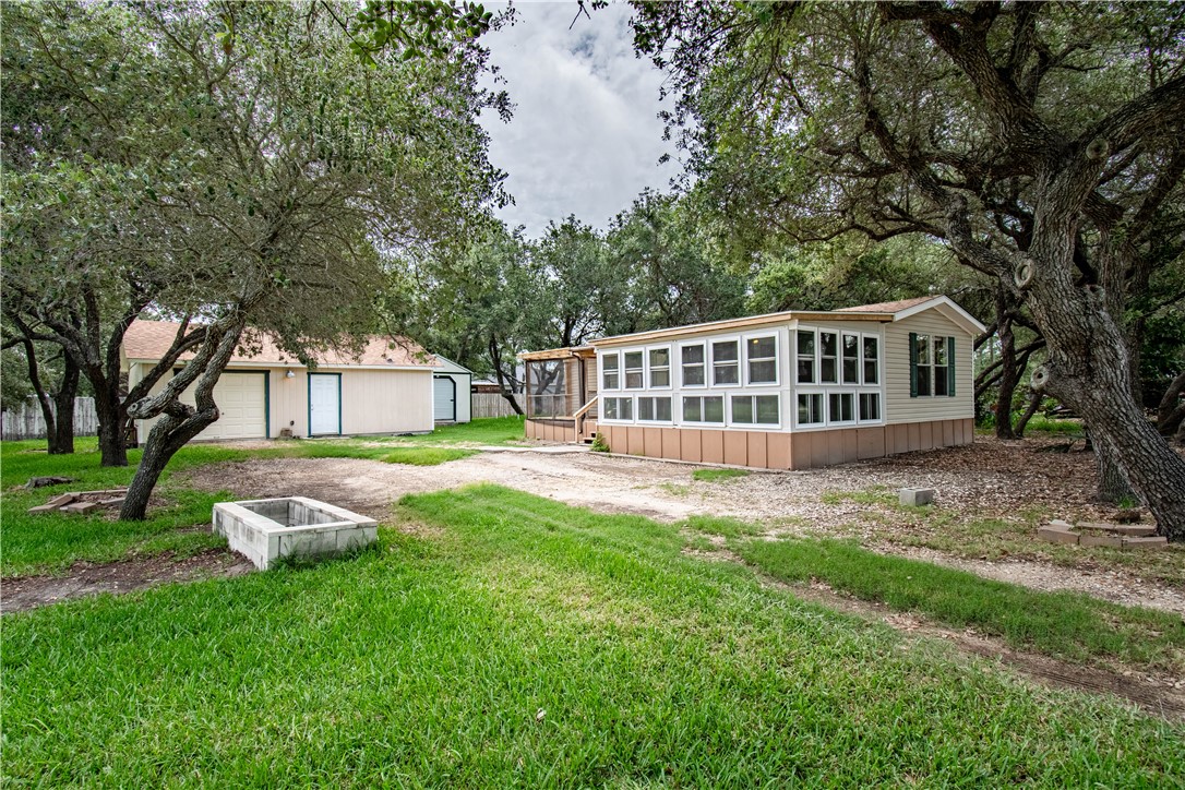 1128 N Hood St Property Photo 29