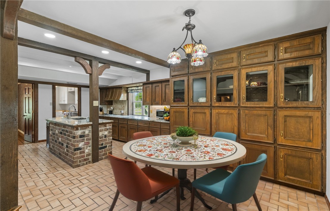 5222 Wooldridge Property Photo 8