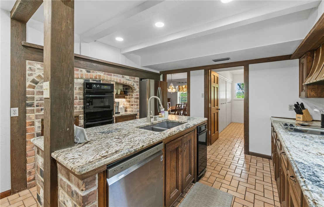 5222 Wooldridge Property Photo 11