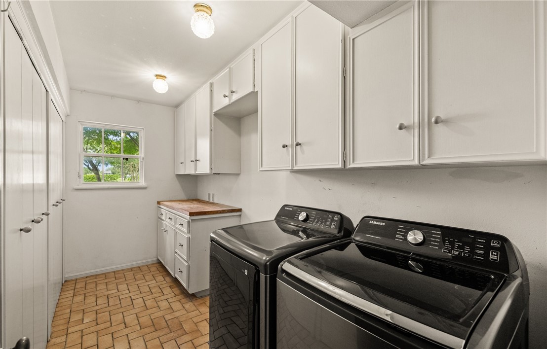 5222 Wooldridge Property Photo 12
