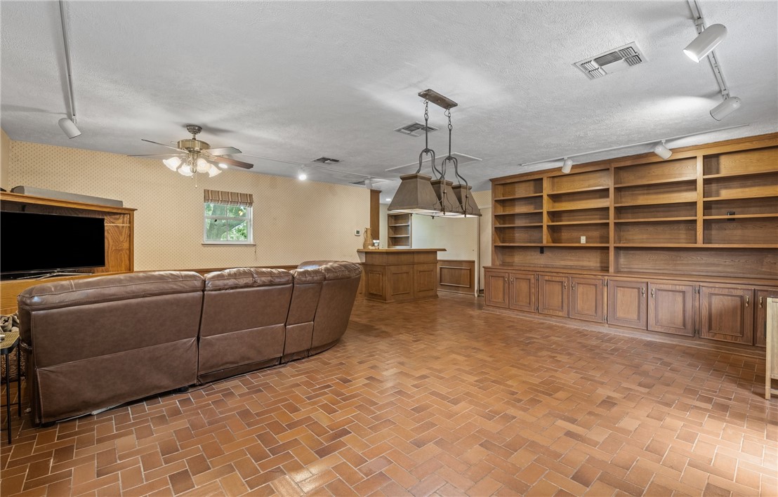 5222 Wooldridge Property Photo 16