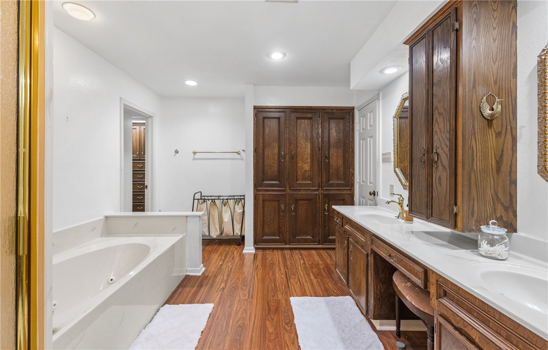 5222 Wooldridge Property Photo 26