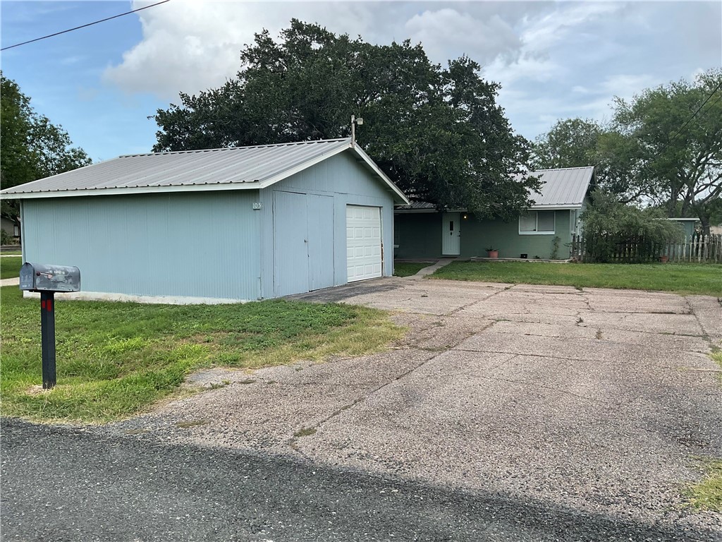 105 Canal St Property Photo 2