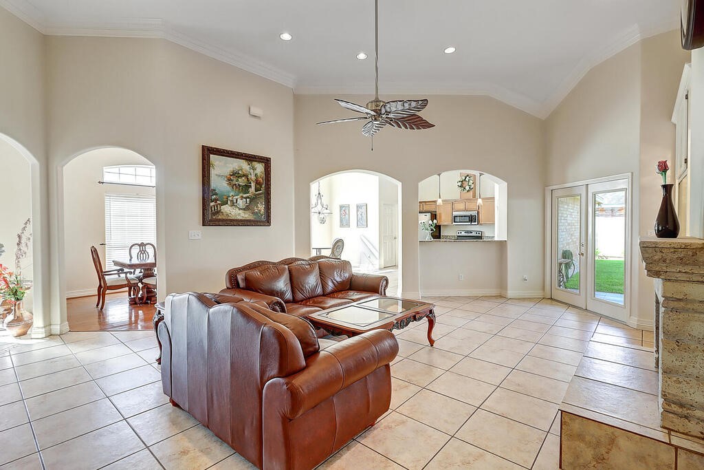 6613 Belvoir Ave Property Photo 9