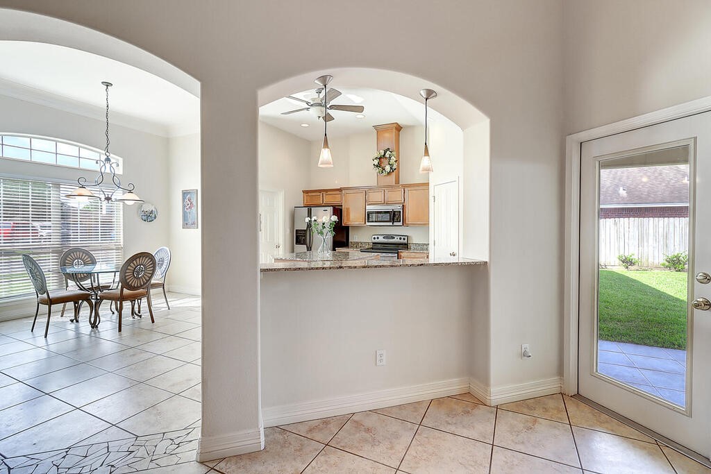 6613 Belvoir Ave Property Photo 12