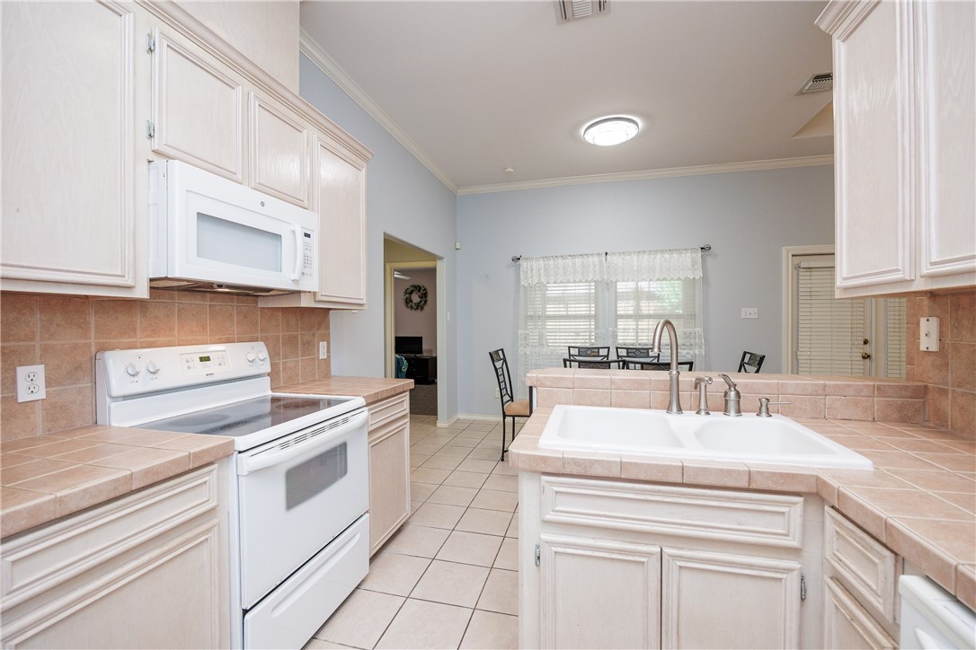 3829 Brockhampton Ct Property Photo 12