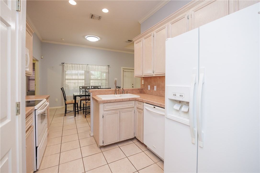 3829 Brockhampton Ct Property Photo 13