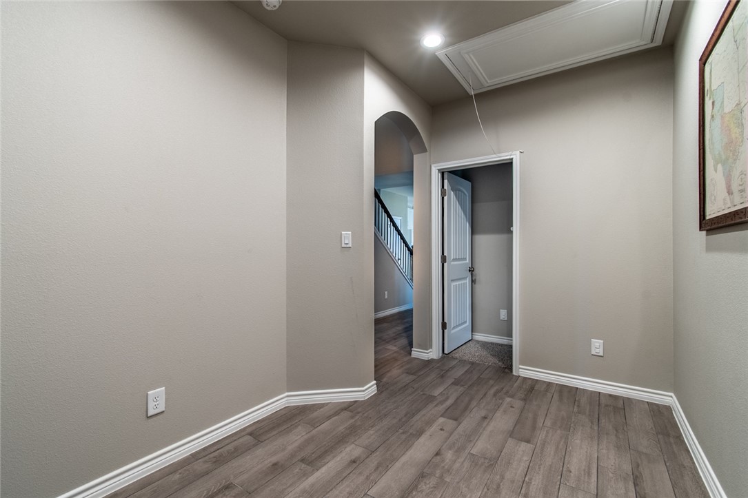 1353 London Towne Blvd Property Photo 25