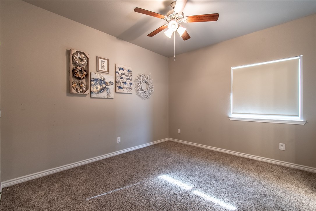 1353 London Towne Blvd Property Photo 27