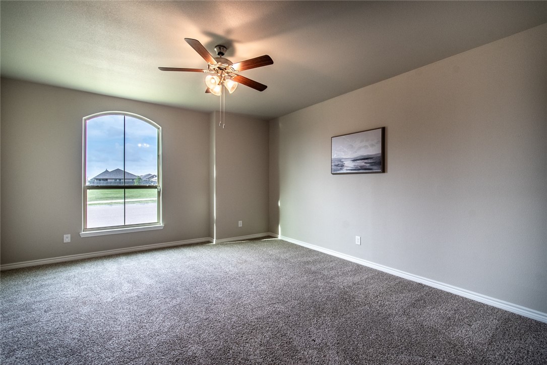 1353 London Towne Blvd Property Photo 30