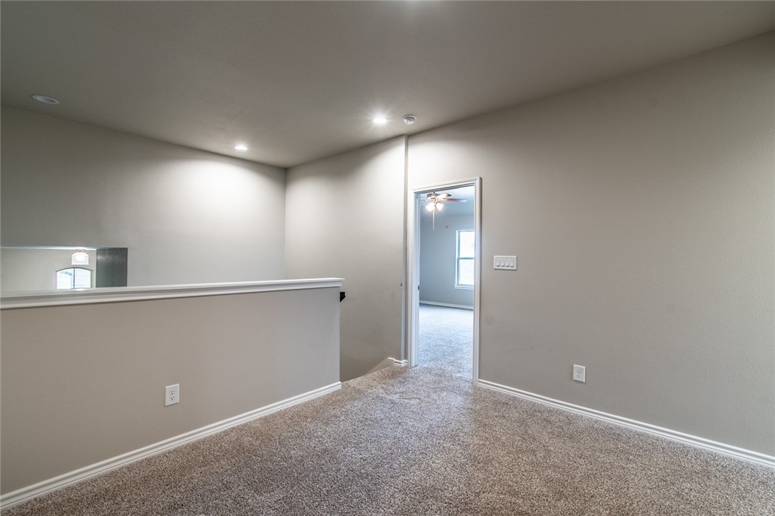 1353 London Towne Blvd Property Photo 33