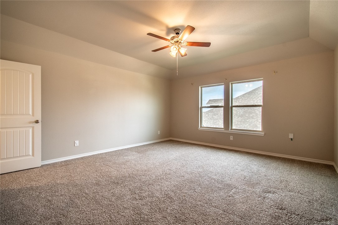 1353 London Towne Blvd Property Photo 34