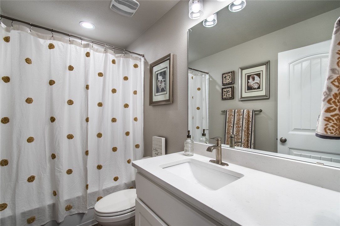 1353 London Towne Blvd Property Photo 36