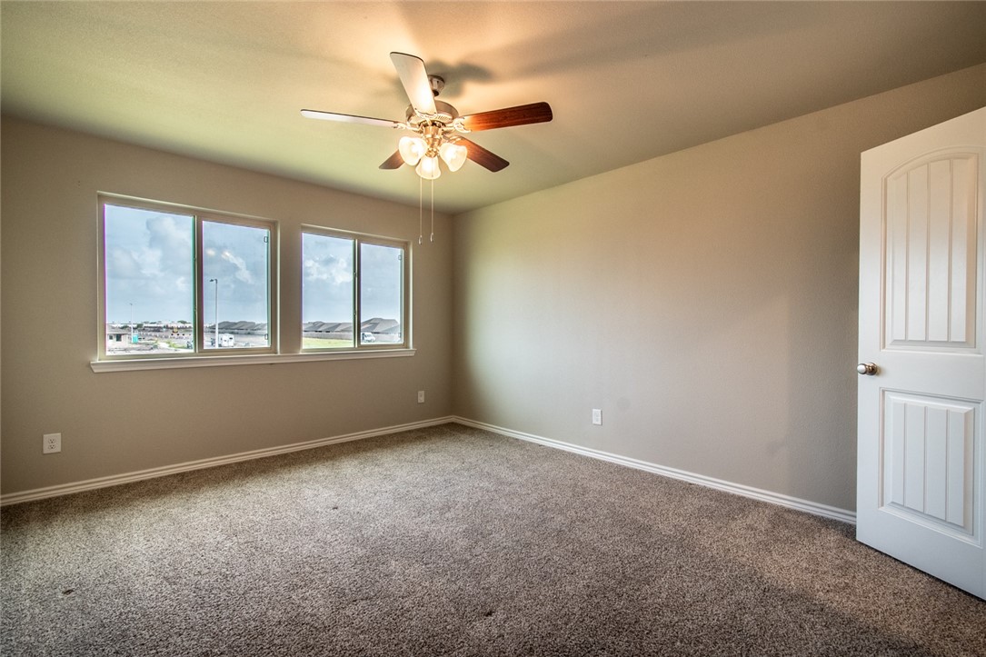 1353 London Towne Blvd Property Photo 37