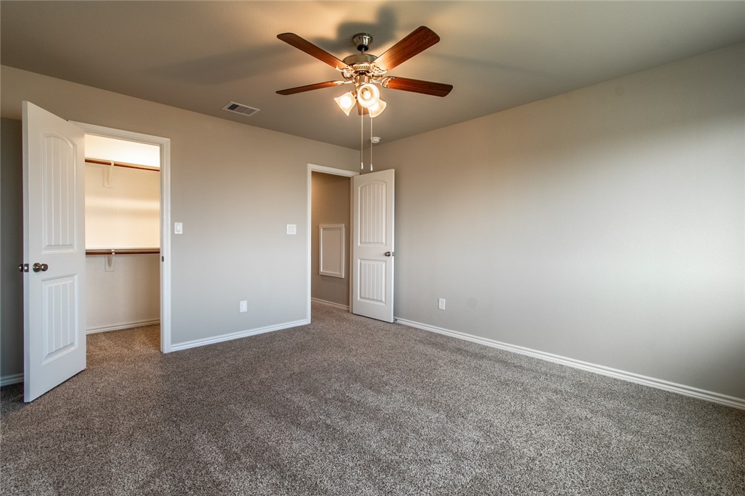 1353 London Towne Blvd Property Photo 38