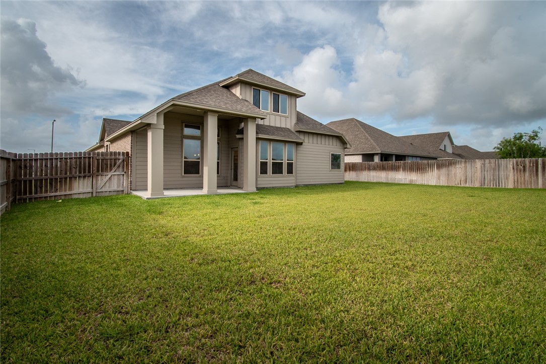 1353 London Towne Blvd Property Photo 39