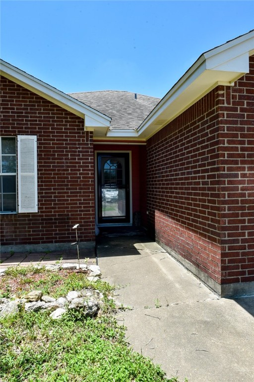 305 Hickory Ct Property Photo 3