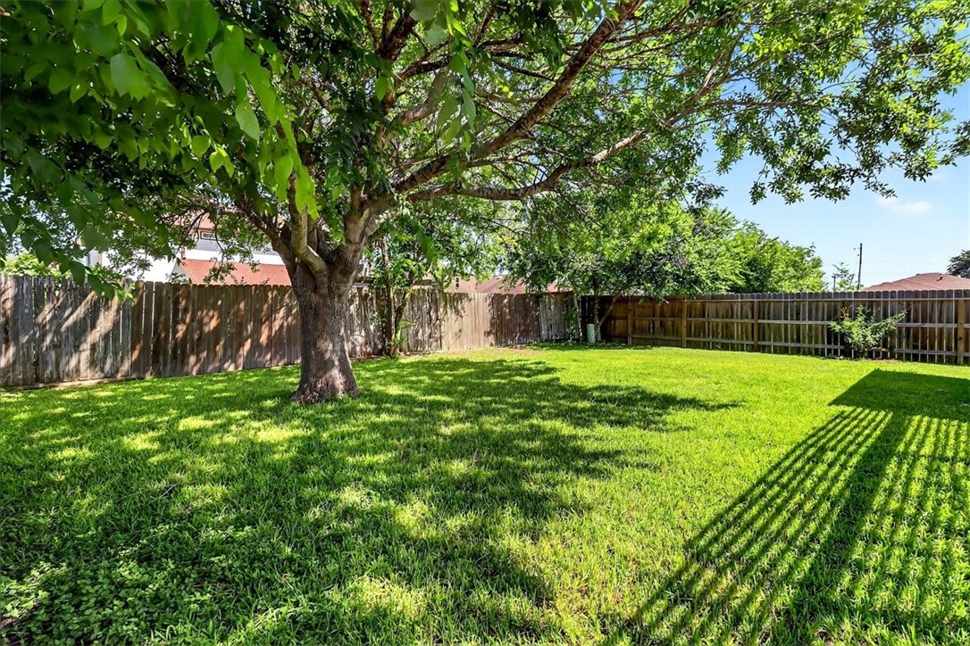 2705 Victoria Park Dr Property Photo 36