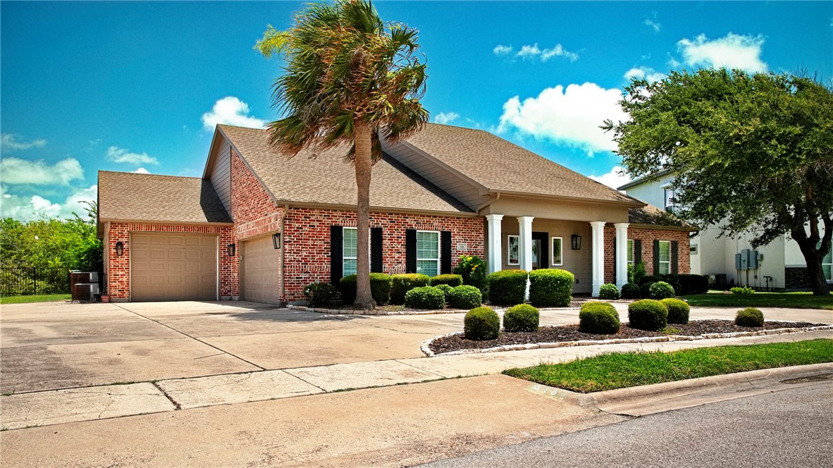 316 Pebble Beach Dr Property Photo 2