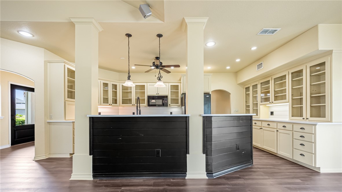 316 Pebble Beach Dr Property Photo 5