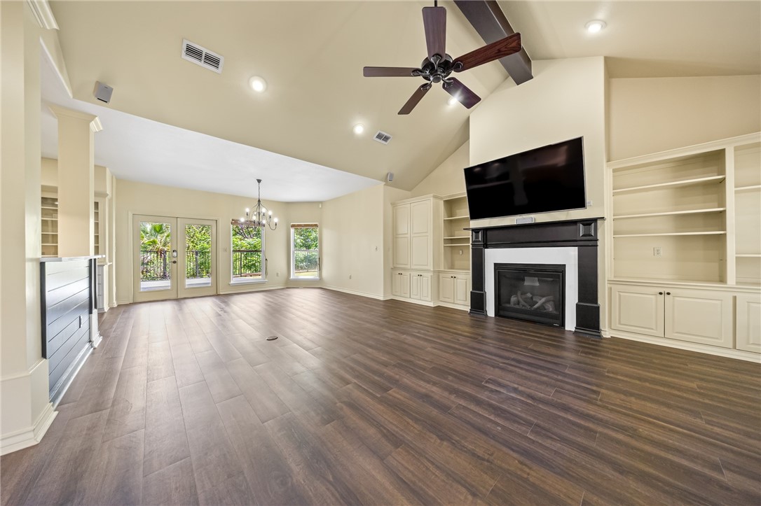 316 Pebble Beach Dr Property Photo 8