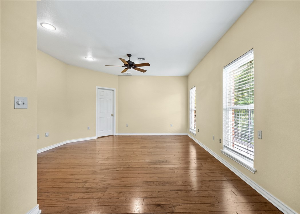 316 Pebble Beach Dr Property Photo 13