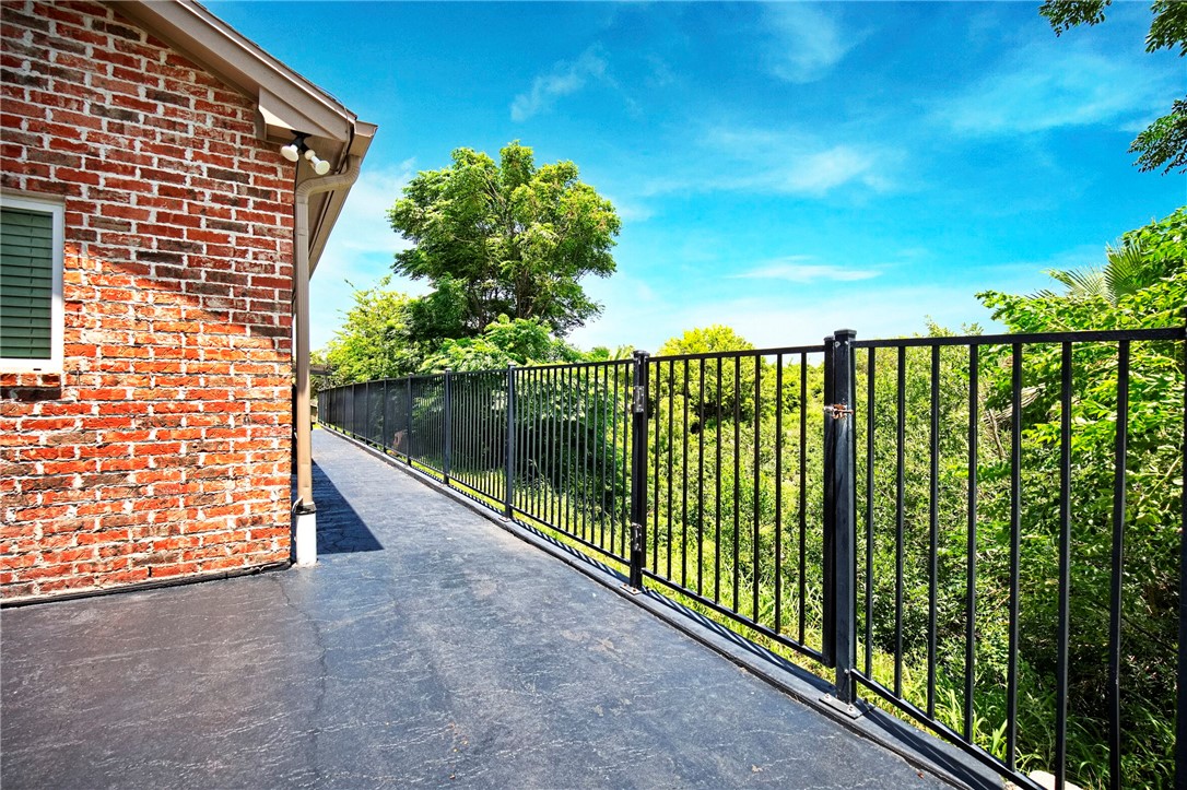 316 Pebble Beach Dr Property Photo 34