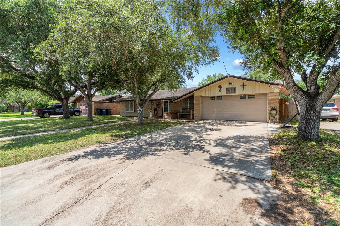 10637 Westwood Dr Property Photo 2