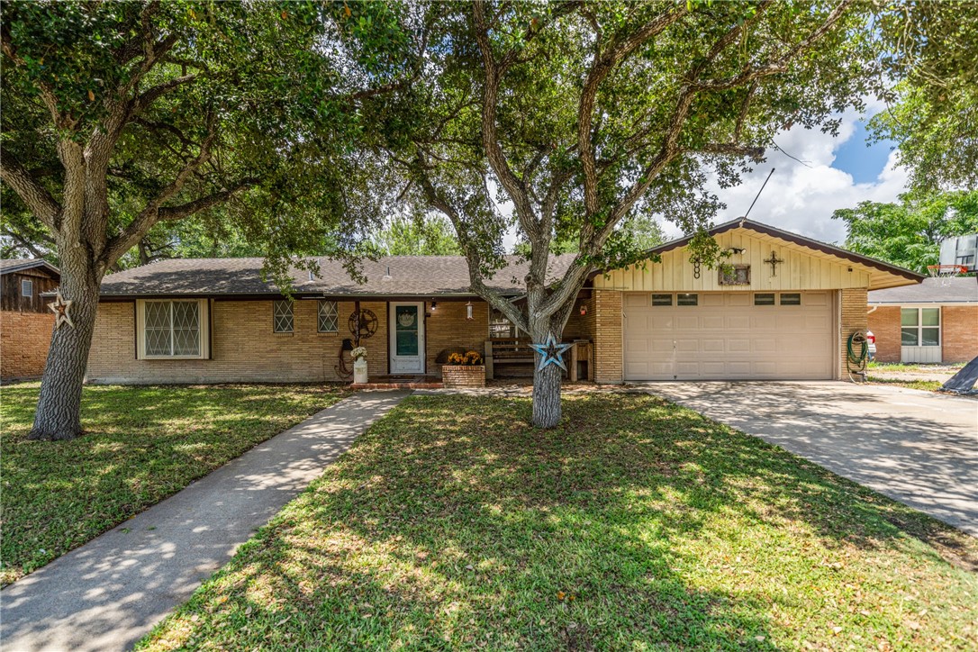 10637 Westwood Dr Property Photo 3