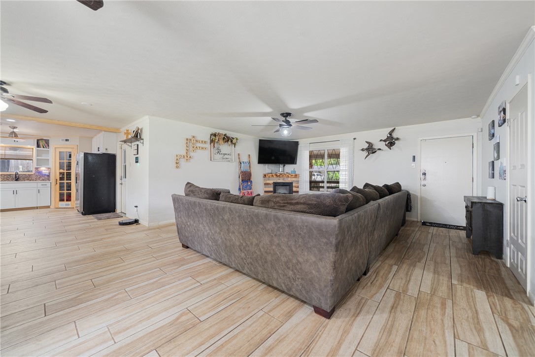 10637 Westwood Dr Property Photo 5