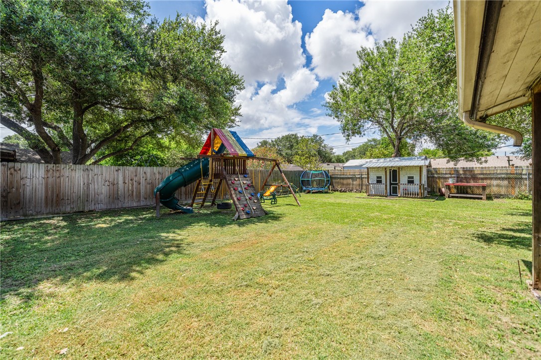 10637 Westwood Dr Property Photo 30