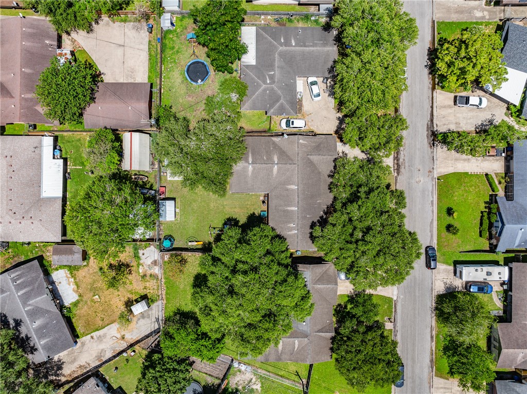 10637 Westwood Dr Property Photo 40