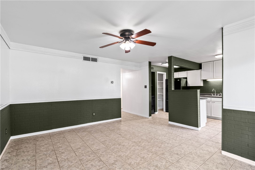 3402 Ocean Dr 16 Property Photo 7