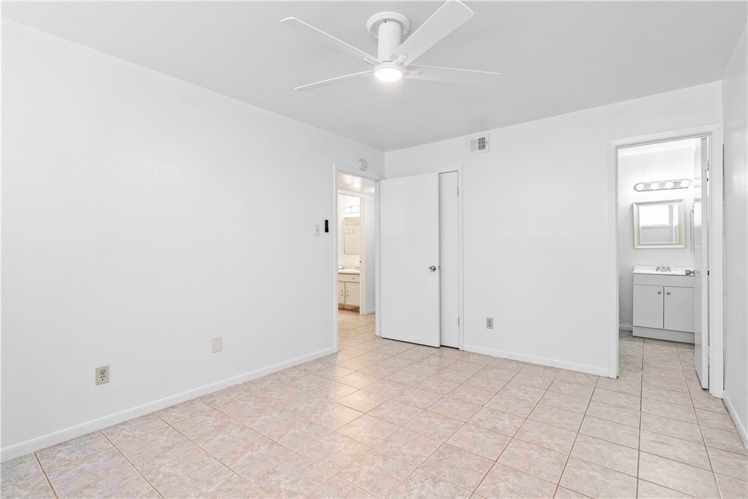 3402 Ocean Dr 16 Property Photo 10