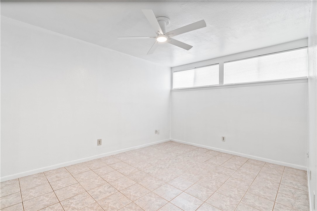 3402 Ocean Dr 16 Property Photo 11