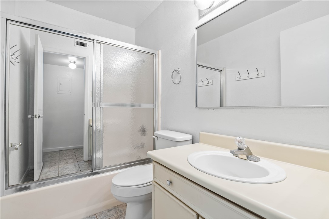 3402 Ocean Dr 16 Property Photo 16