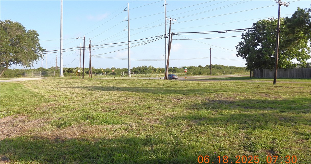1901 Flour Bluff Dr Property Photo 2