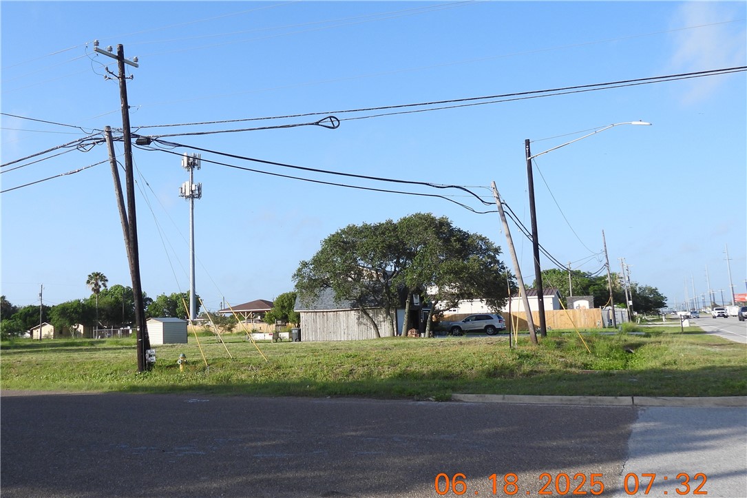 1901 Flour Bluff Dr Property Photo 9