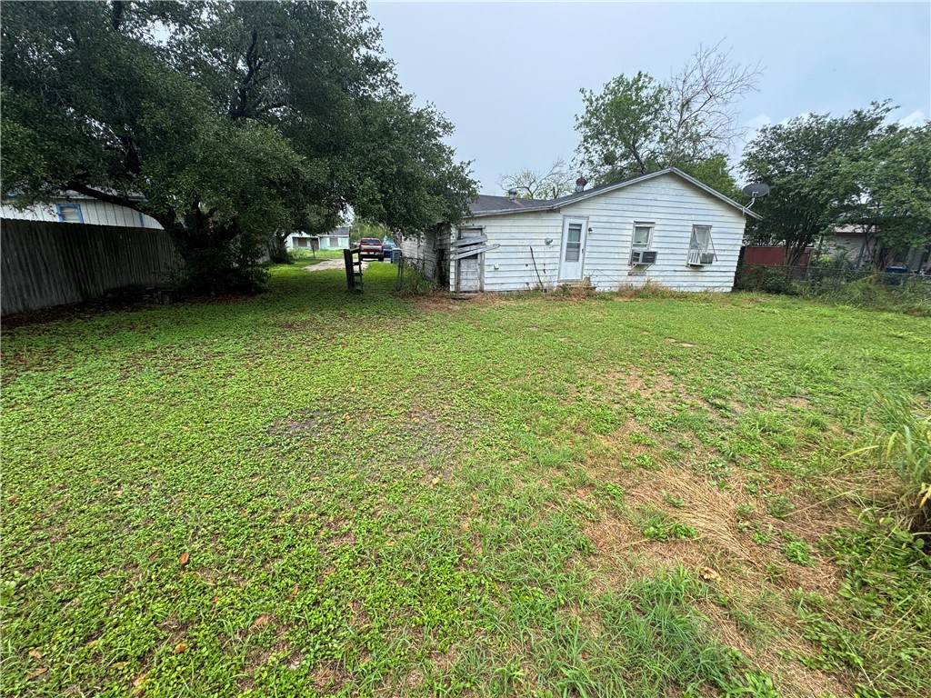 120 S Orange St Property Photo 16
